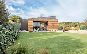 Out The Bay - Guest House At The Beach